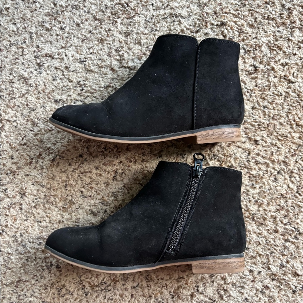 Cat & Jack Opal zipper boots size 1